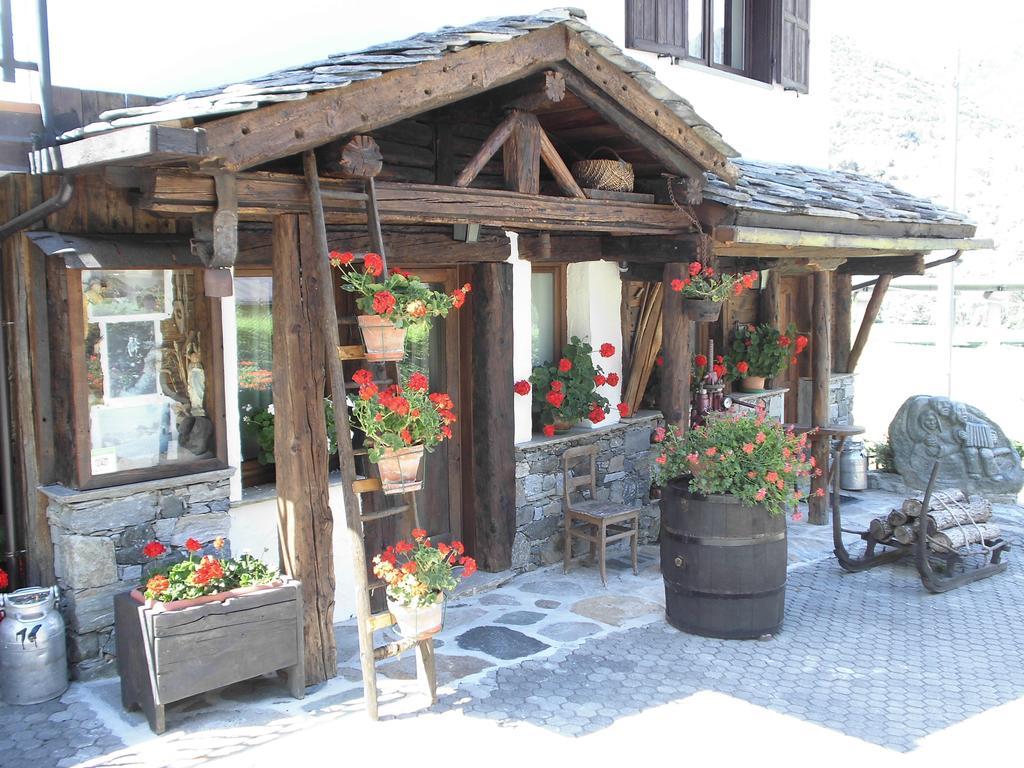 Maison Lazier Châtillon Exteriör bild